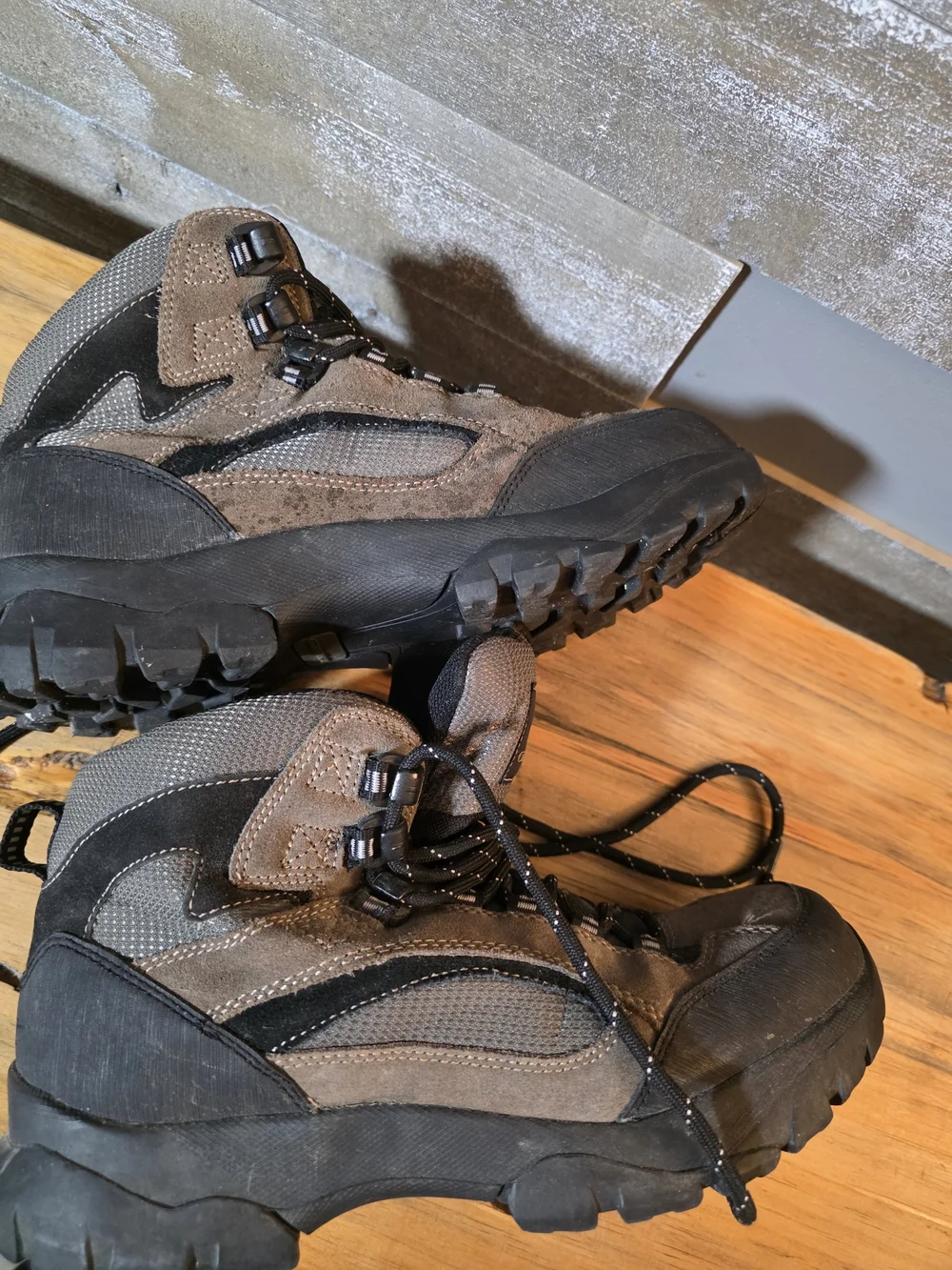 Ozark Trail Gladiator Men's Gray and Brown Hiking Boots